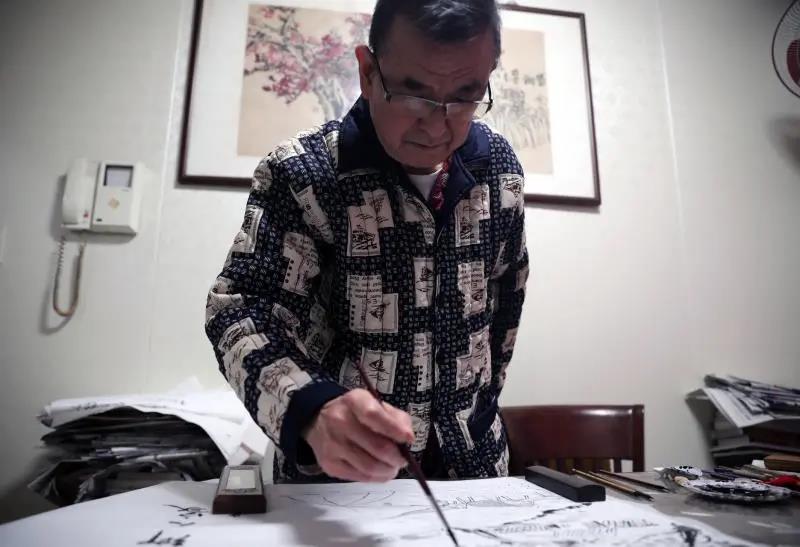 豐國(guó)需在作畫