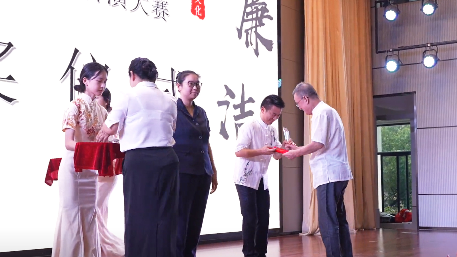 “以廉潤心，共迎亞運(yùn)”余杭區(qū)故事講演比賽頒獎(jiǎng)儀式