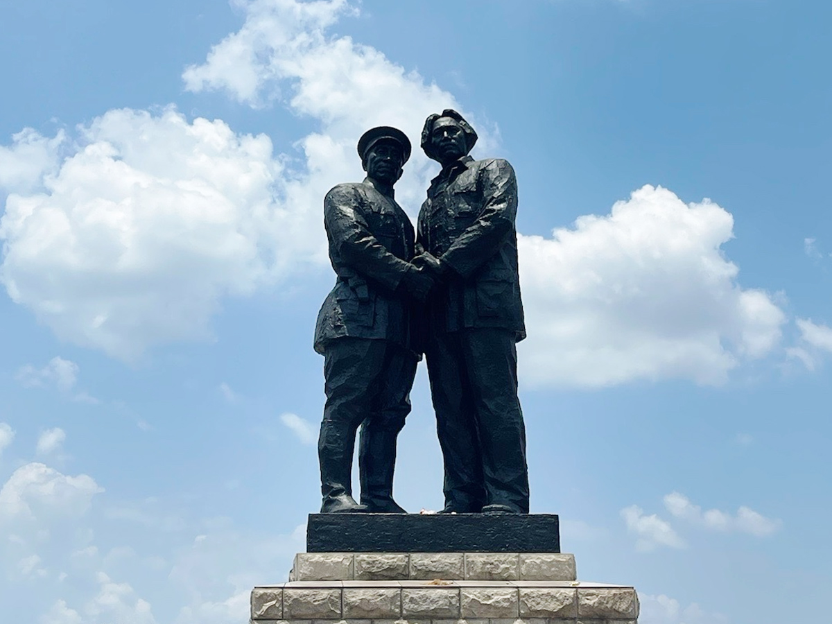 毛澤東、朱德井岡山會(huì)師塑像