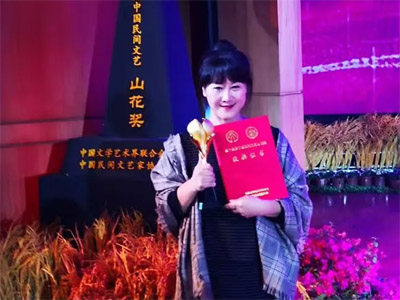 李燕 吉林省民間文藝家、兒童文學作家、故事作家李謙